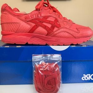 ASICS GEL Lyte V Sz 10 Triple Red Snake